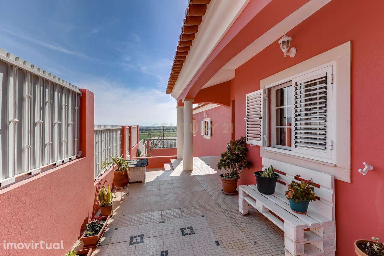 Moradia T5 Isolada na Chamusca – Vista Desafogada para o Campo! - Grande imagem: 5/50