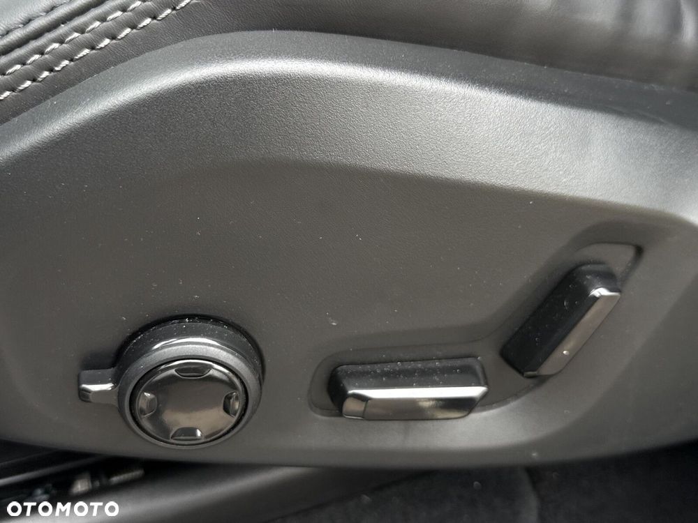 Volvo XC 90 B5 D AWD Plus Dark - 12