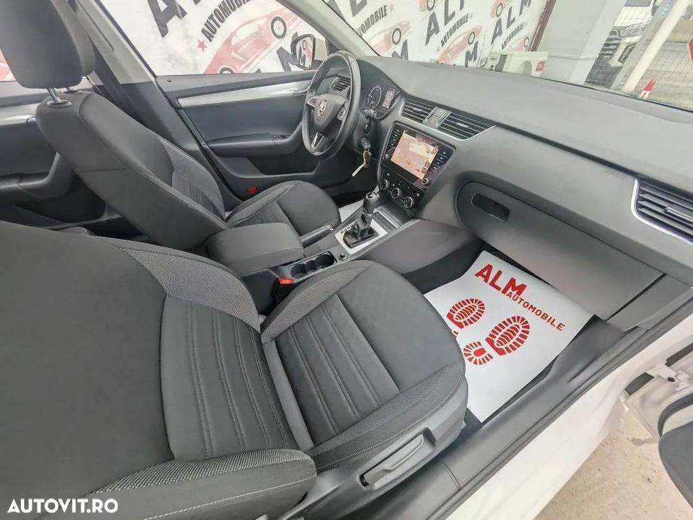 Skoda Octavia 1.6 TDI DSG Ambition - 4