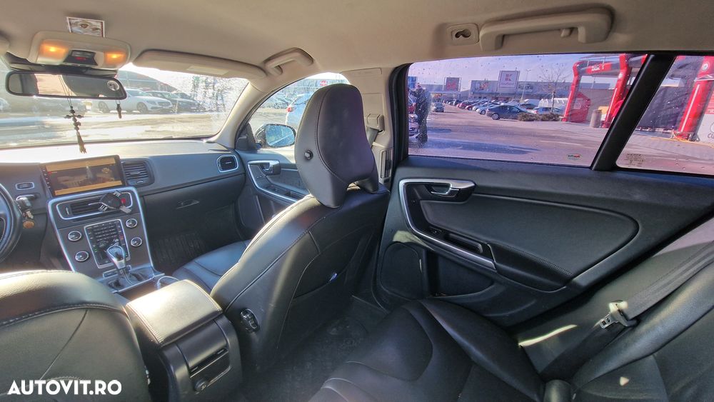 Volvo V60 D6 Plug-In-Hybrid AWD Geartronic Summum - 13