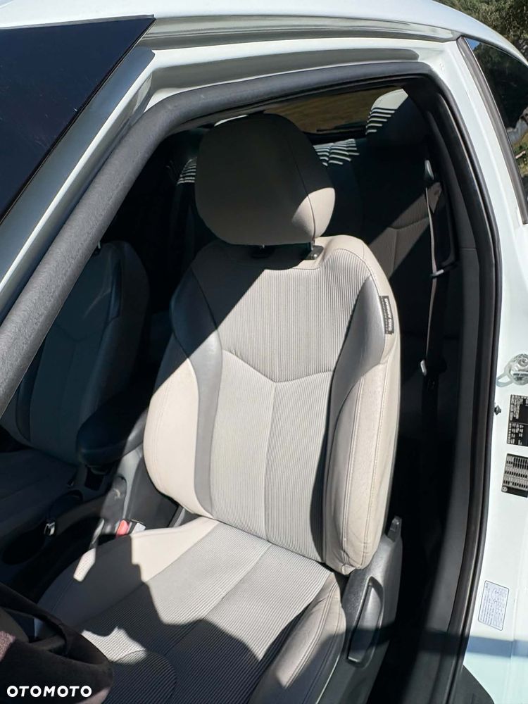 Hyundai Veloster 1.6 GDI Premium - 23