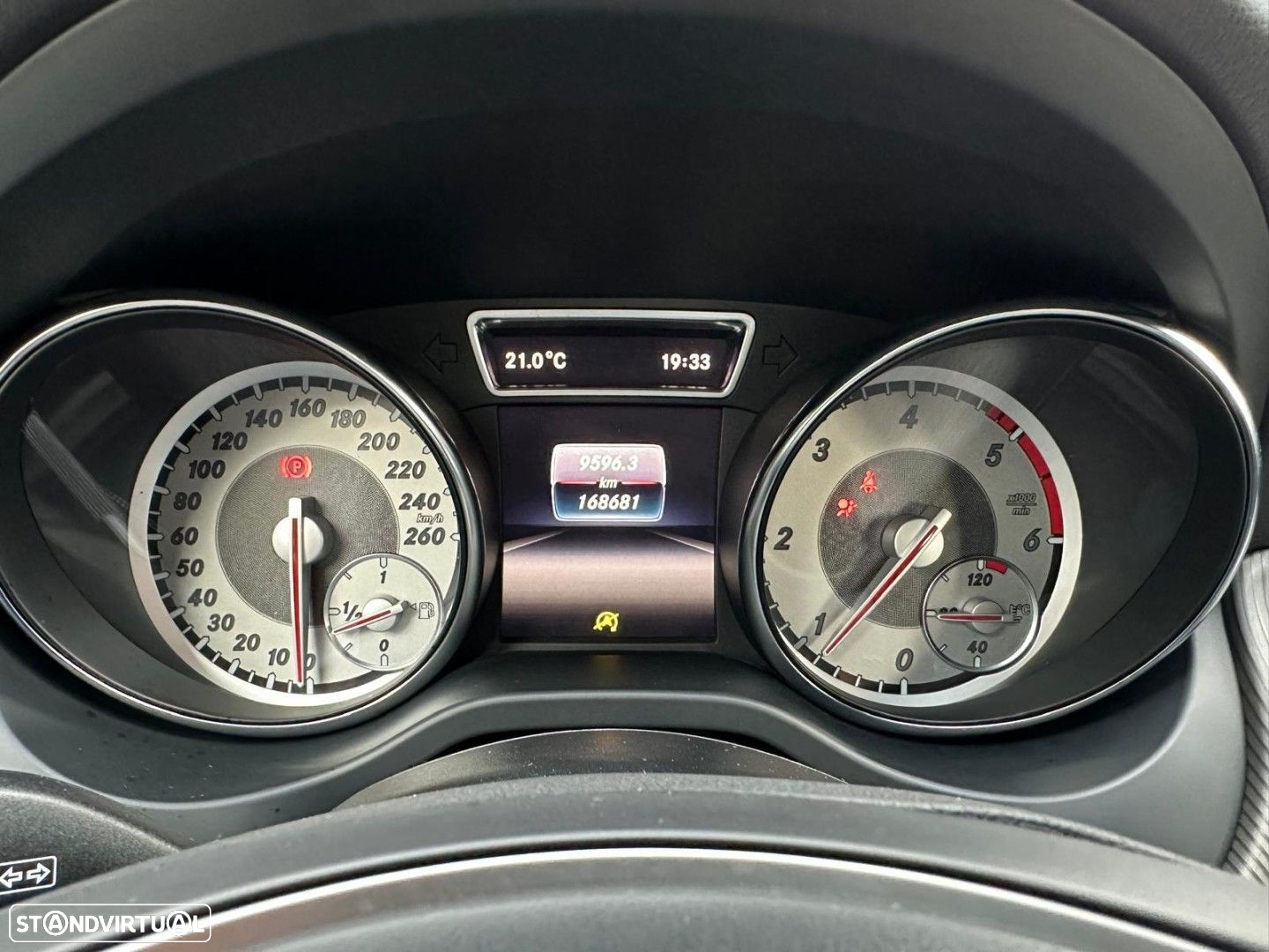 Mercedes-Benz CLA 180 d Shooting Brake - 18