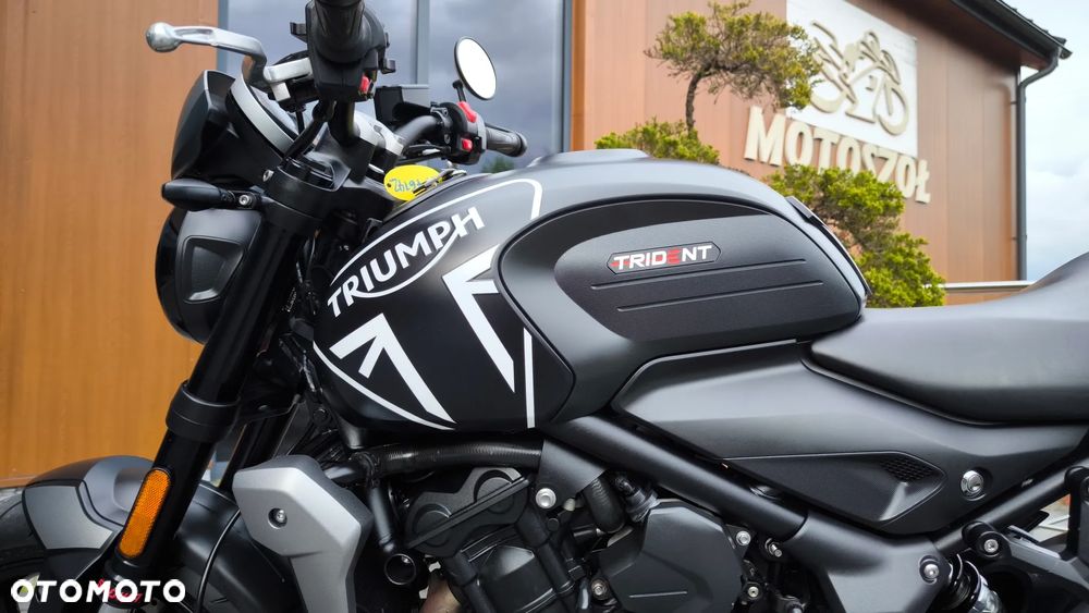 Triumph Trident - 18