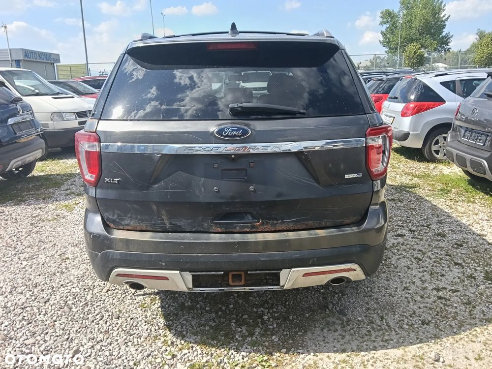 Ford Explorer - 4