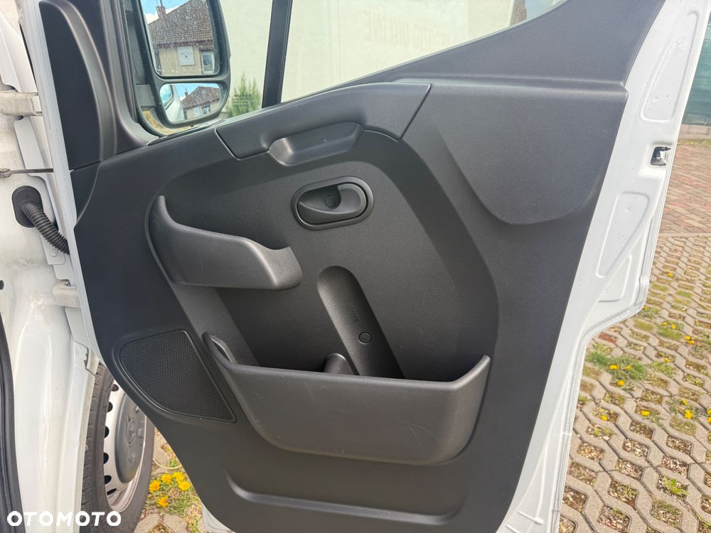 Nissan NV400 - 27