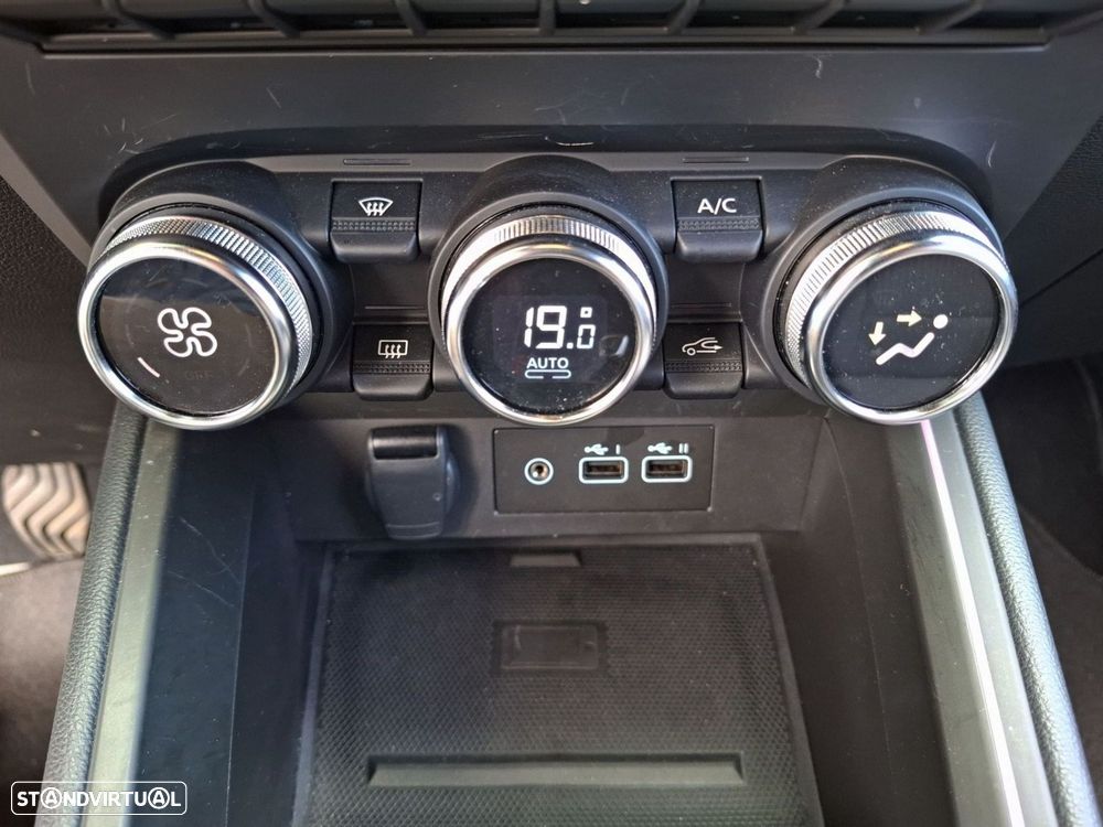 Renault Clio 1.0 TCe Techno Bi-Fuel — fotografia 17