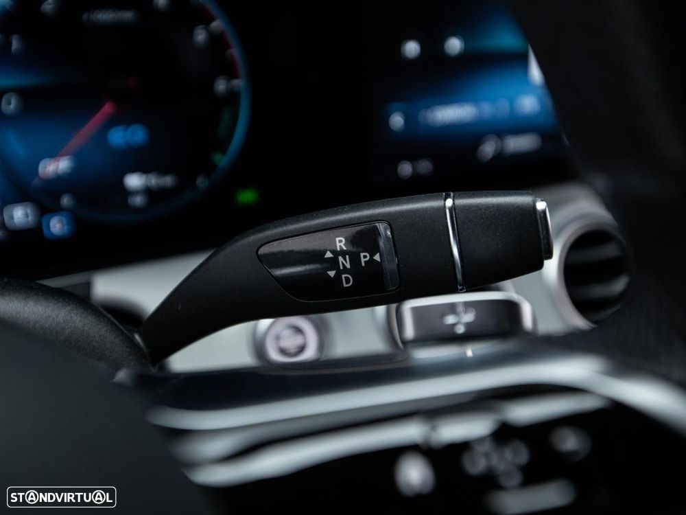 Mercedes-Benz E 300 de AMG Line - 21