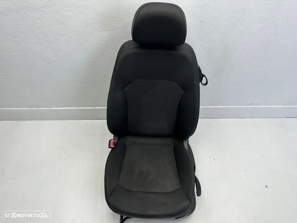 Conjunto Bancos - Audi A1 8X (2012) - 2