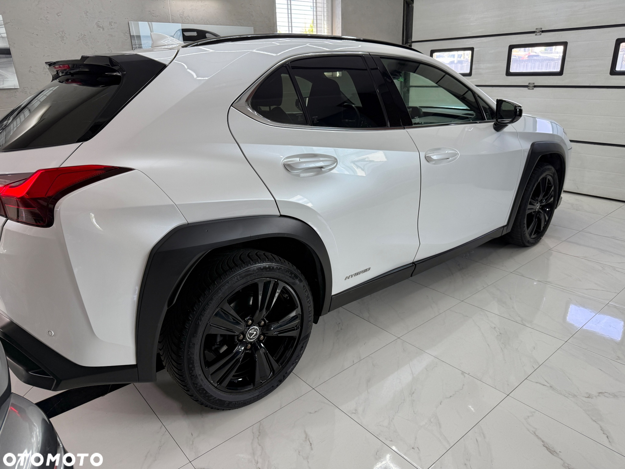 Lexus UX 250h - 9