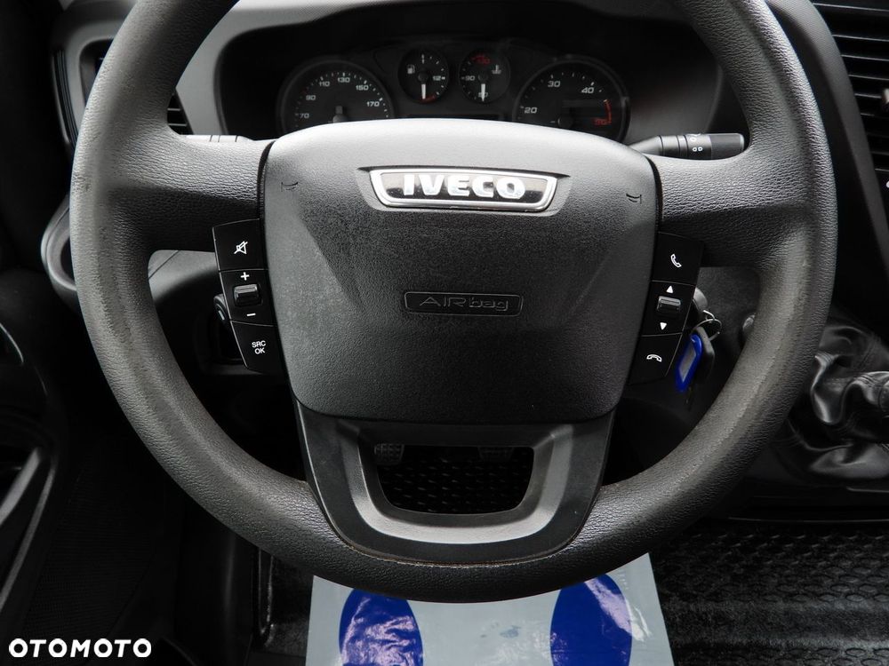 Iveco DAILY 35S14 FURGON BRYGADÓWKA 7 MIEJSC TEMPOMAT  140KM - 31