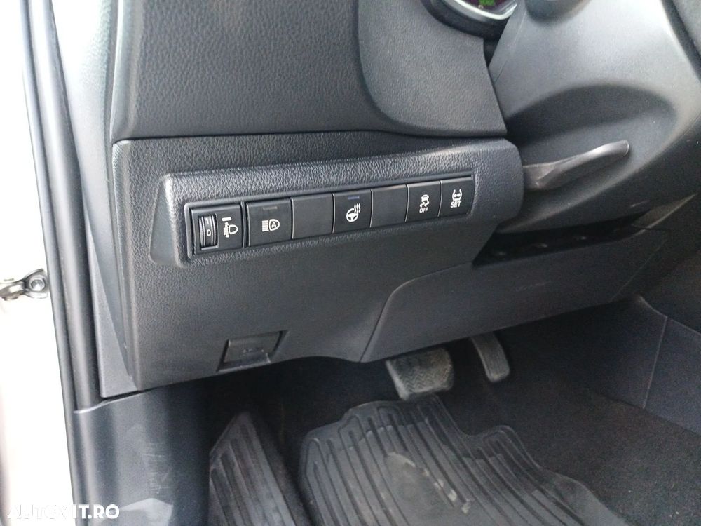 Toyota Corolla 1.8 HSD Dynamic - 11