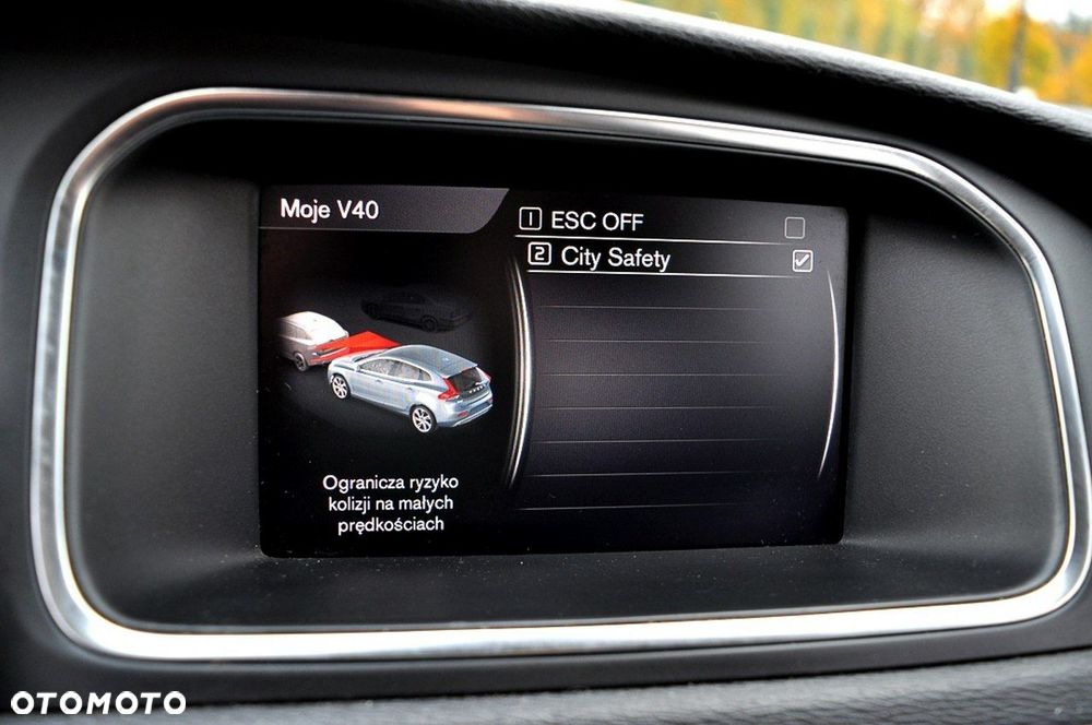 Volvo V40 D2 Drive-E Momentum - 25