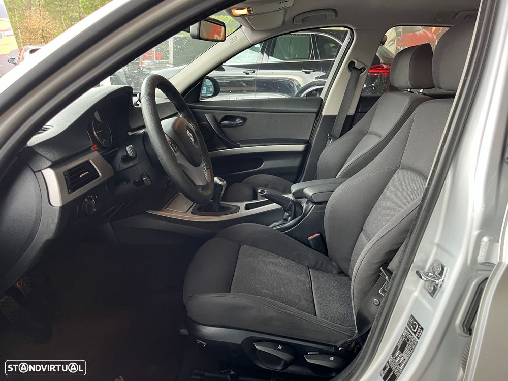 BMW 320 d EfficientDynamics - 16