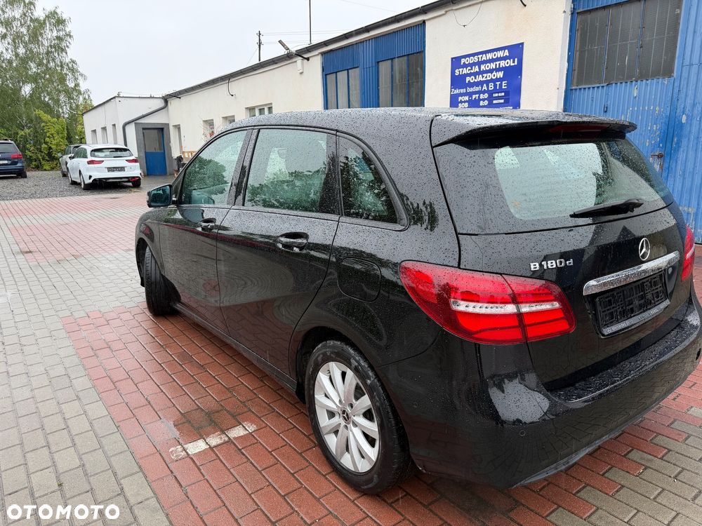 Mercedes-Benz Klasa B 180 (CDI) d 7G-DCT AMG Line - 25