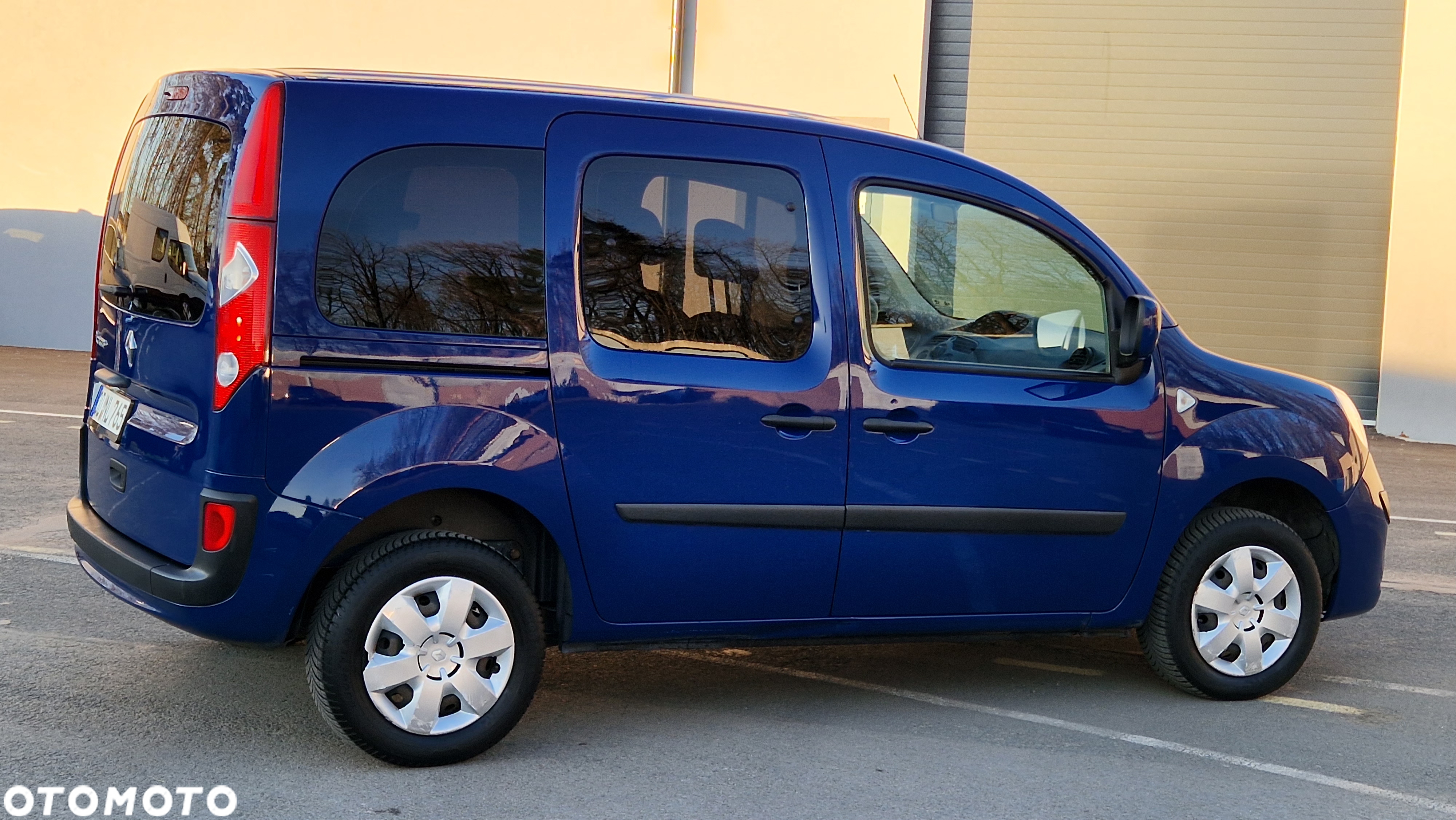 Renault Kangoo 1.6 8V 90 Happy Family - 12