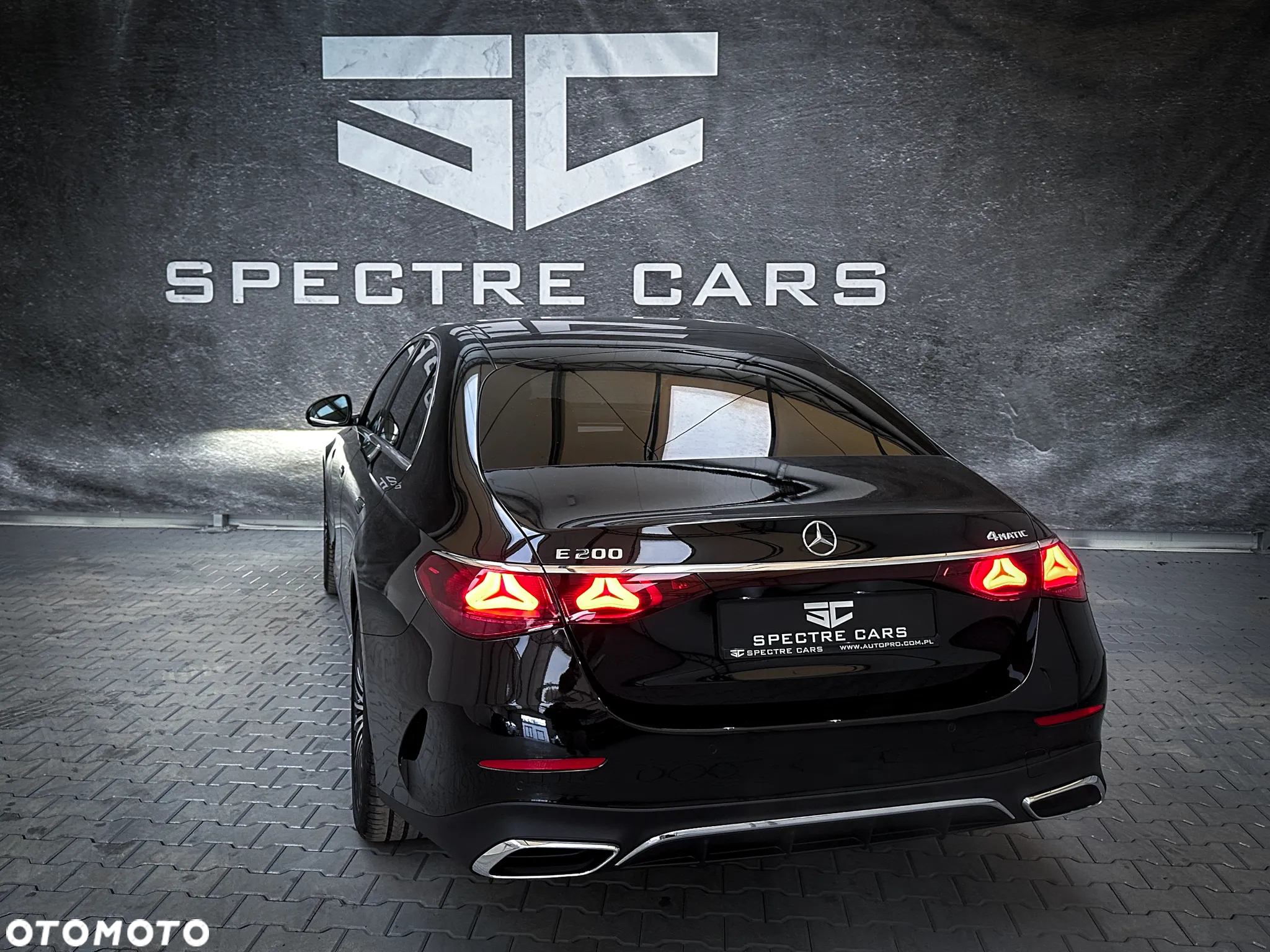 Mercedes-Benz Klasa E 200 T 4Matic 9G-TRONIC Edition AMG Line - 7