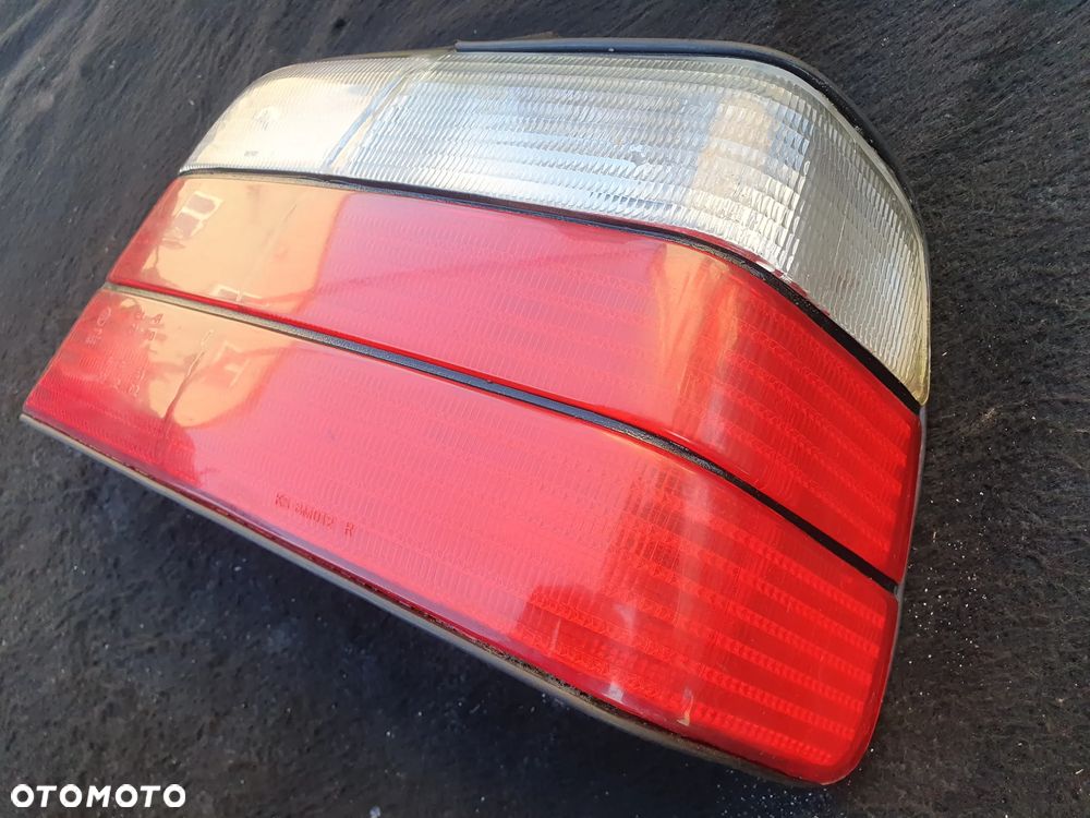 BMW 3 E36 SEDAN LAMPA TYŁ PRAWA TYLNA KSBM012 EUROPA - 2