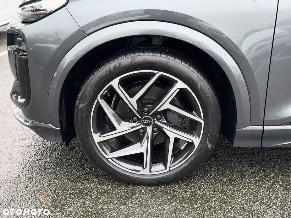 Audi Q6 e-tron - 18