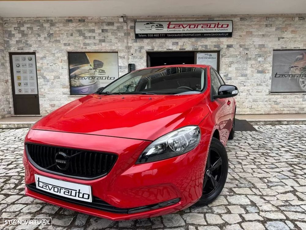 Volvo V40 2.0 D2 Momentum - 1