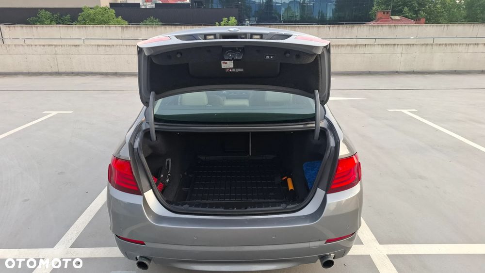 BMW Seria 5 535i xDrive - 26