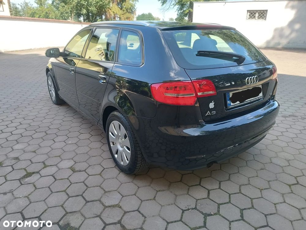 Audi A3 Sportback 1.6 TDI DPF Attraction - 5