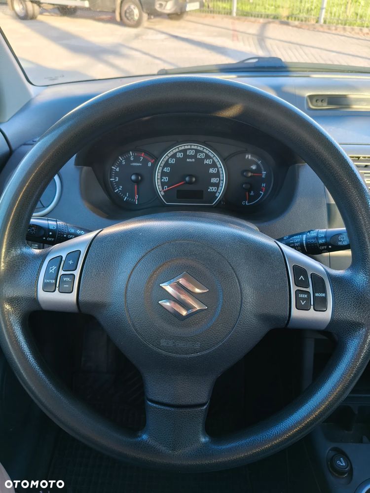Suzuki Swift 1.3 Club - 6