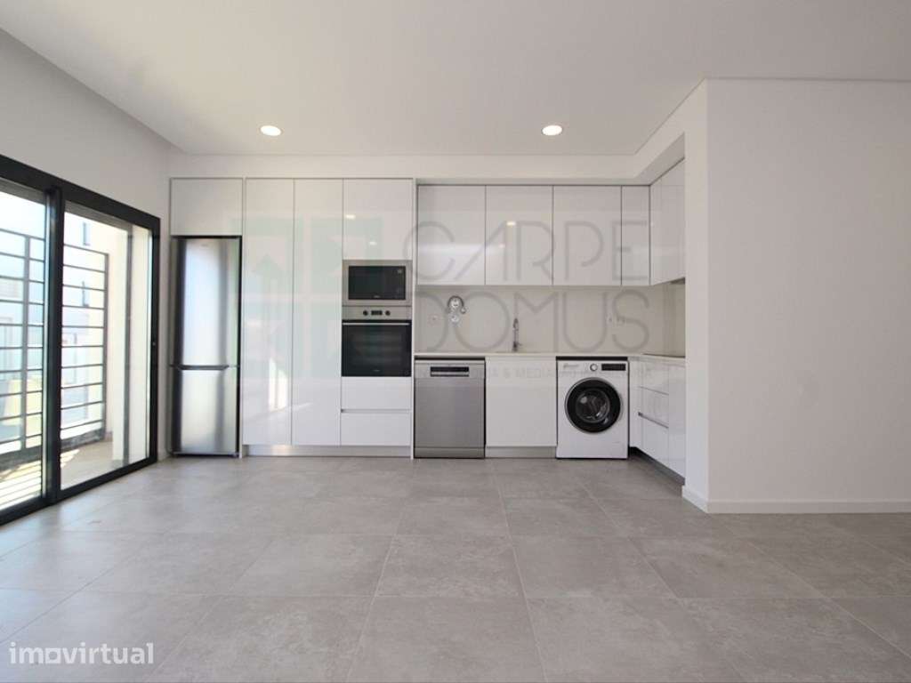 Viva a Elegância e o Conforto: Apartamento T2 Moderno a Passos da P... - Grande imagem: 2/15