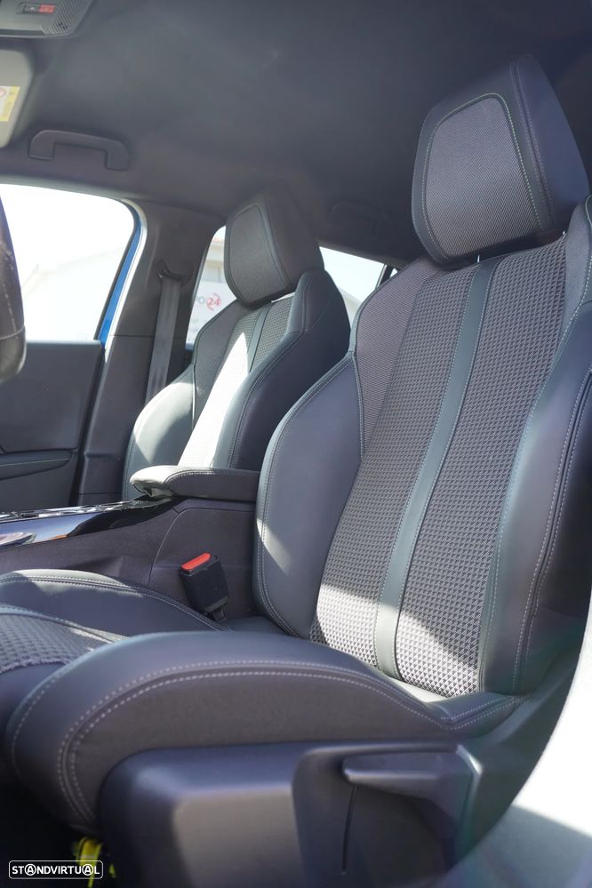 Peugeot e-2008 50 kWh GT Pack - 27