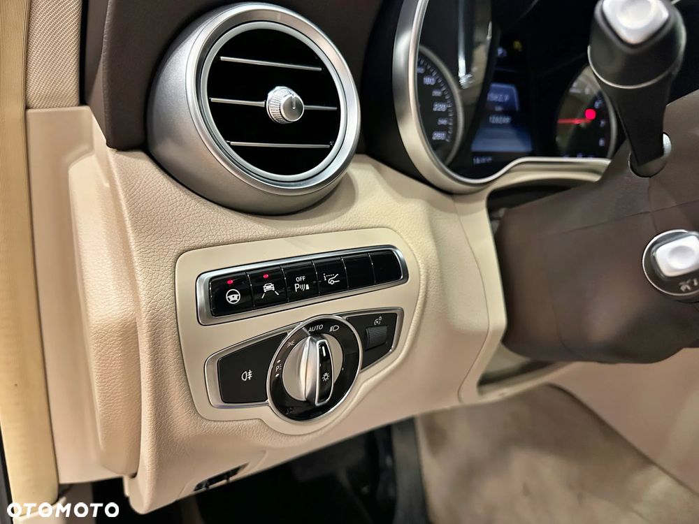 Mercedes-Benz Klasa C 200 7G-TRONIC Avantgarde - 32