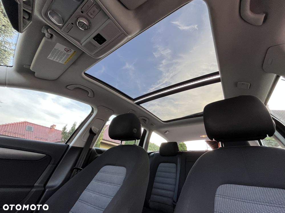 Volkswagen Passat 2.0 TDI DSG BlueMotion Technology Highline - 24