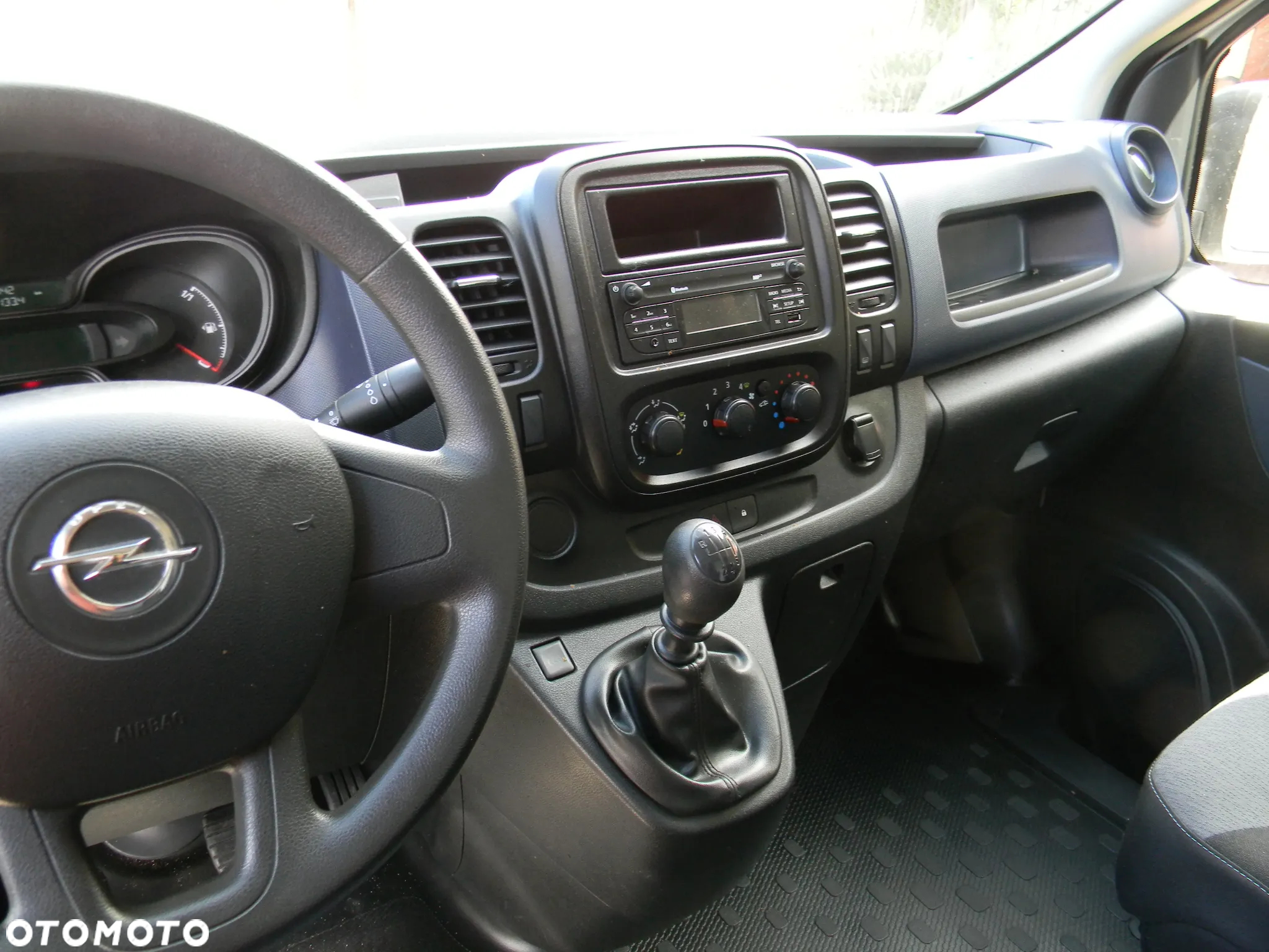 Opel Vivaro - 28