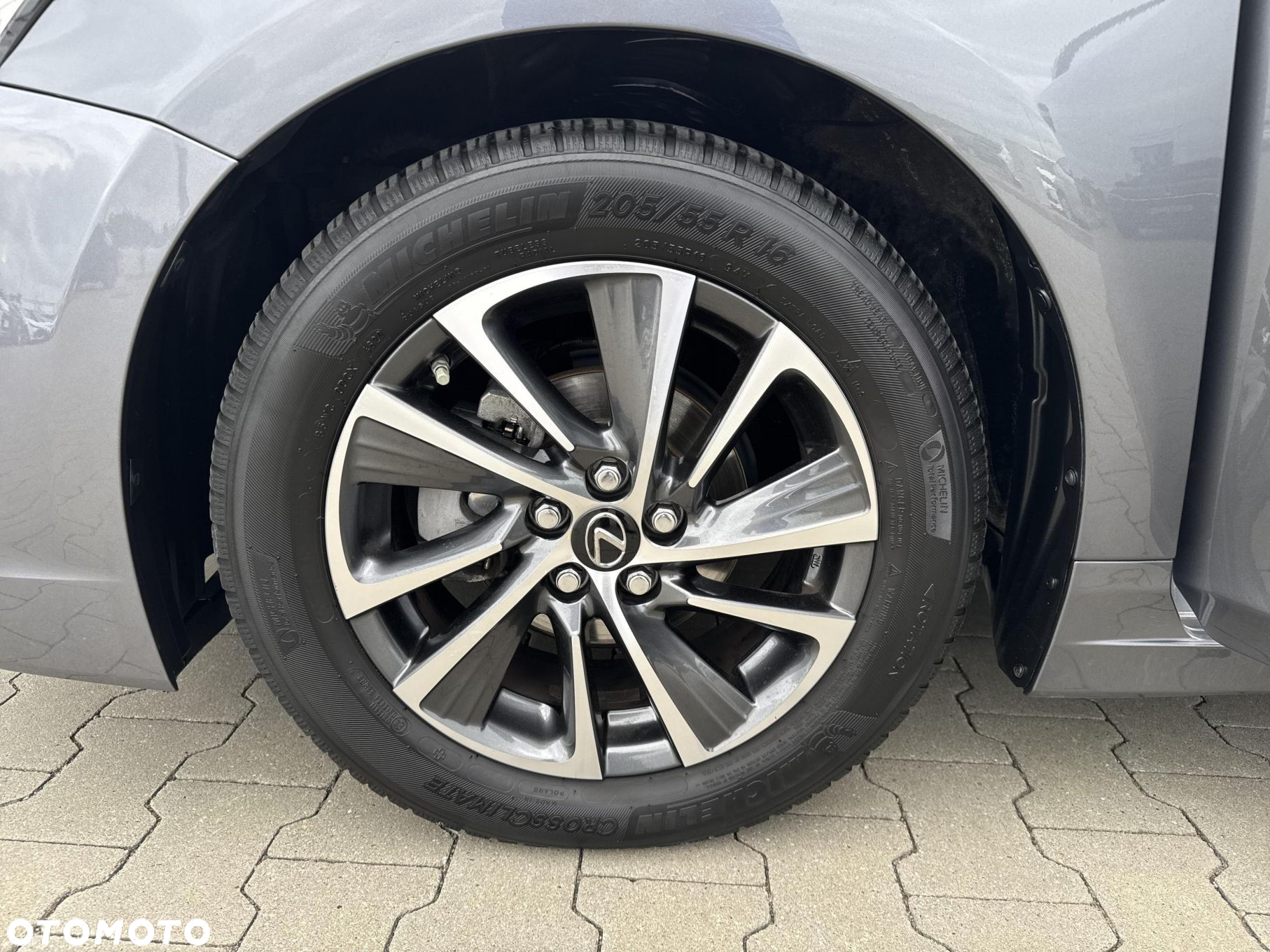 Lexus CT - 16