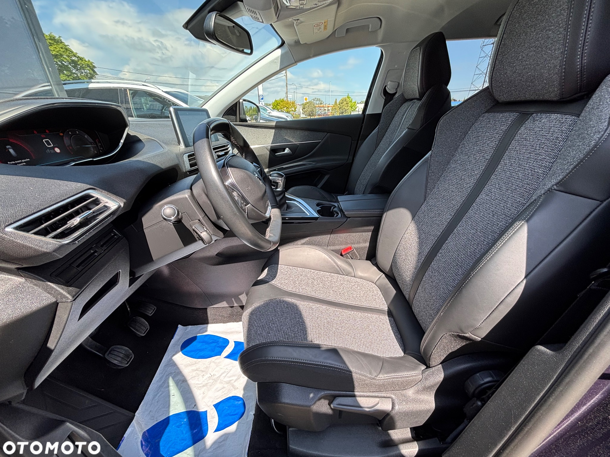 Peugeot 5008 2.0 BlueHDI Allure S&S - 21