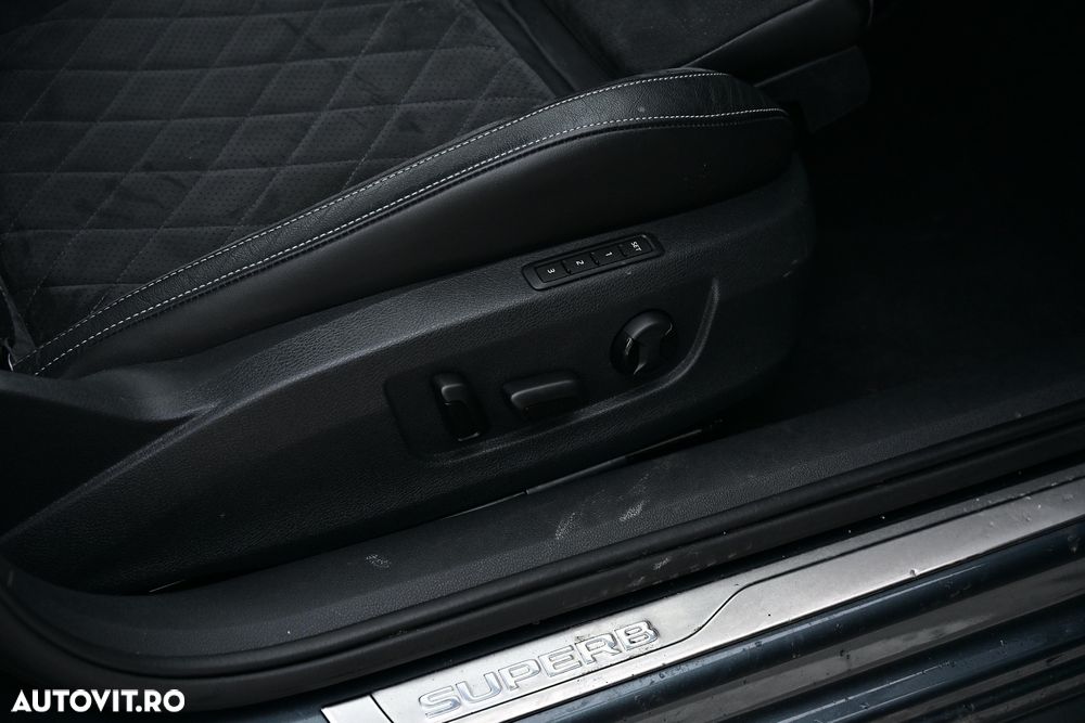Skoda Superb 2.0 TDI DSG Sportline - 24