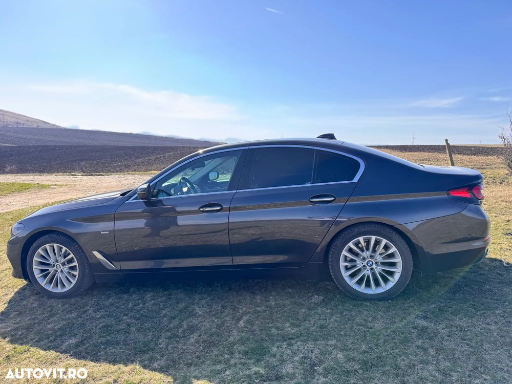 BMW Seria 5 520d xDrive Aut. Luxury Line - 5