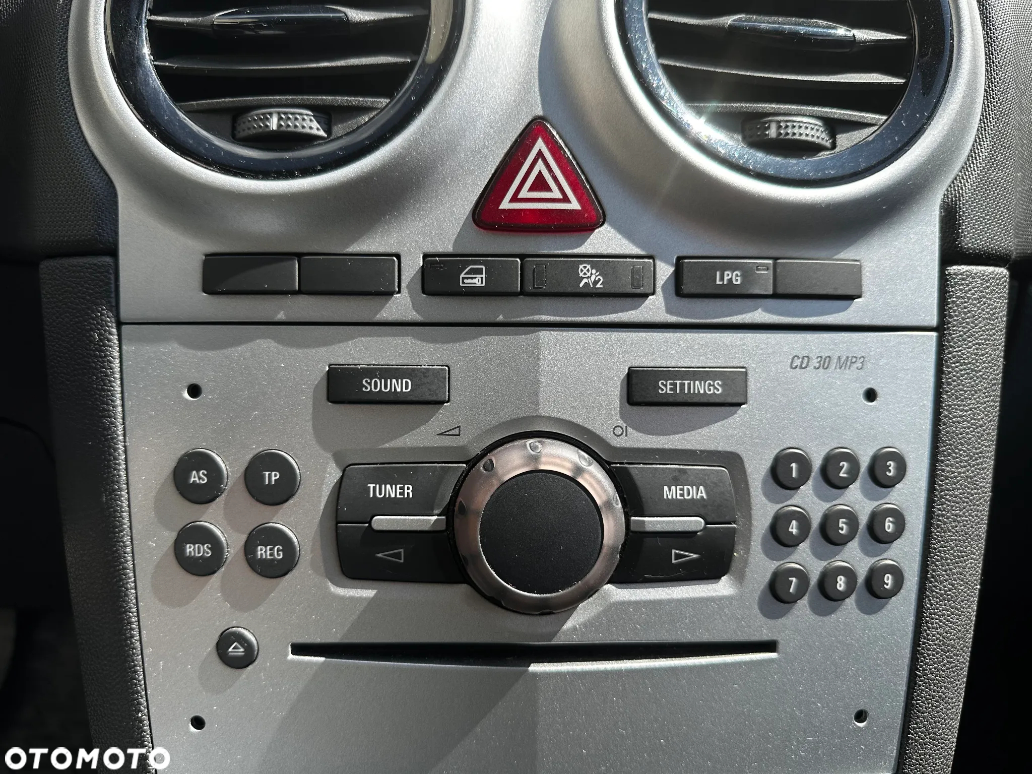 Opel Corsa - 4
