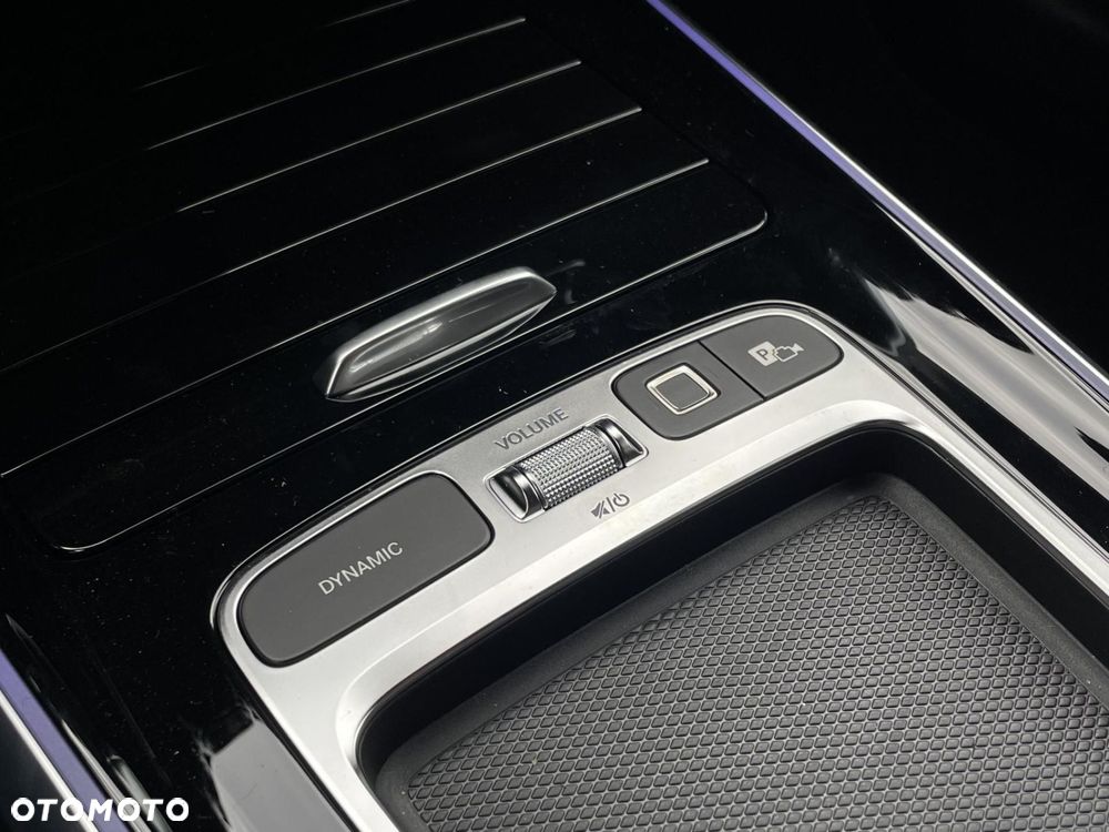 Mercedes-Benz GLB - 22