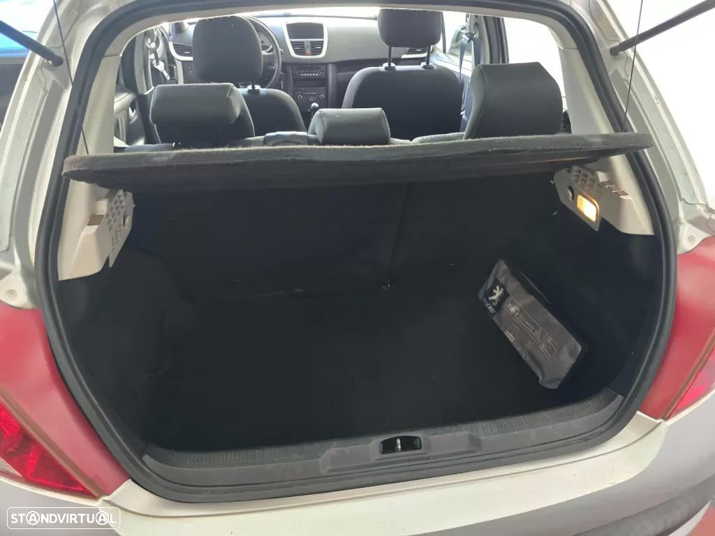Peugeot 207 1.4 16V Trendy - 10