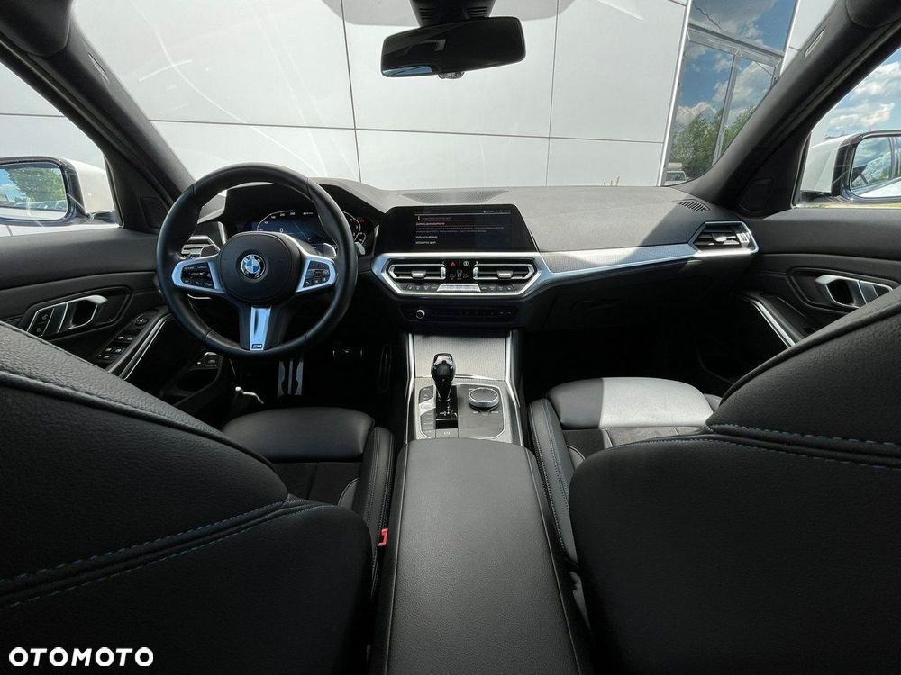 BMW Seria 3 330e xDrive M Sport - 21
