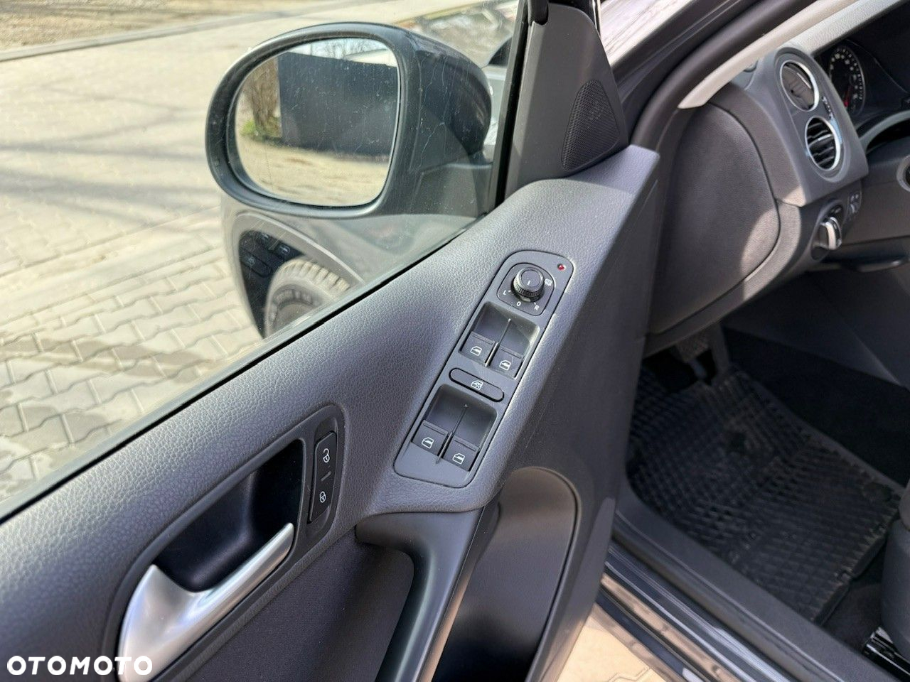 Volkswagen Tiguan - 9