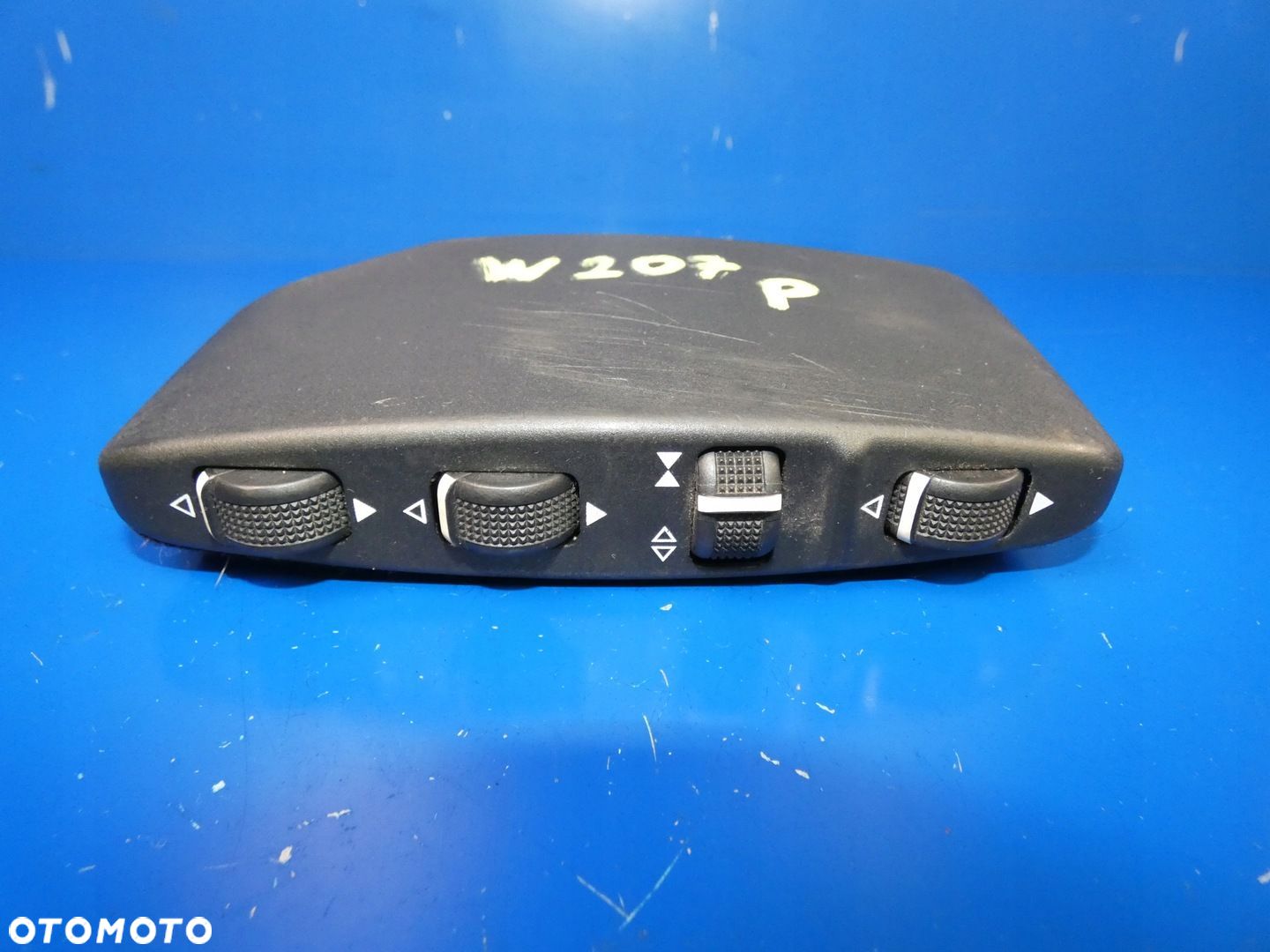 MERCEDES W207 PANEL STEROWANIE FOTELA PRAWY PRZÓD - 1