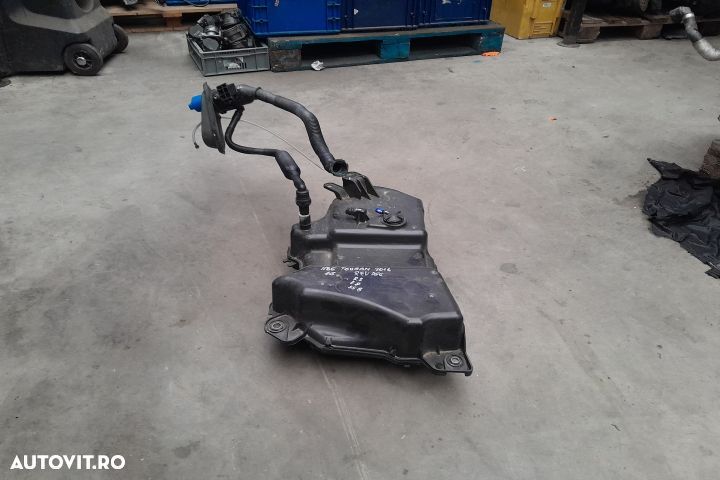 Rezervor AdBlue 5QA131877B 5QA131877B Volkswagen VW Touran 2 [2015 - - 2