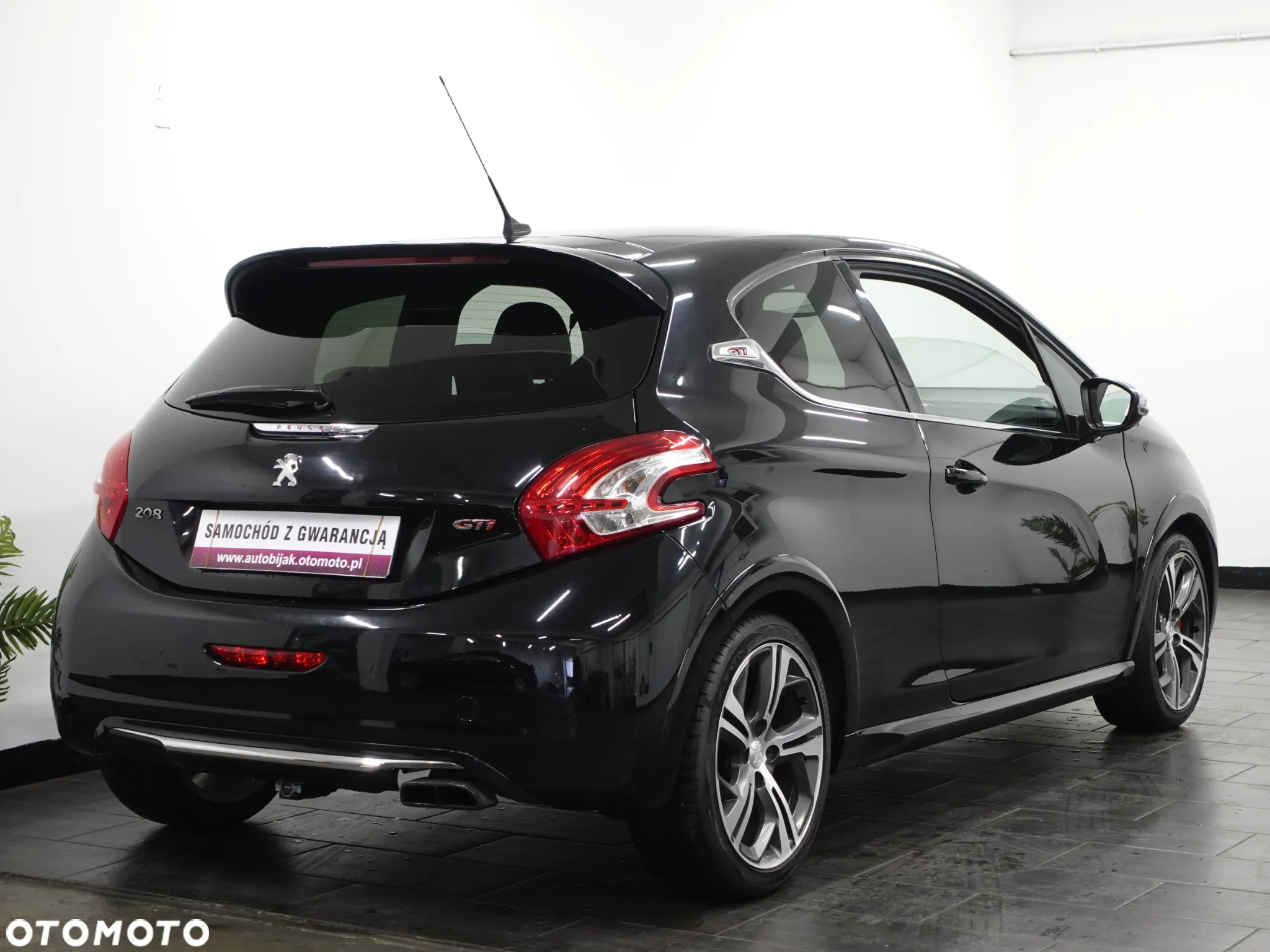 Peugeot 208 GTI 200 THP - 8