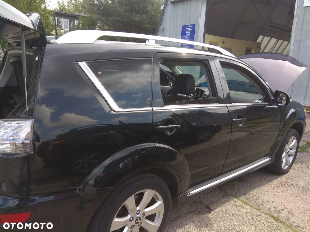 Mitsubishi Outlander 2.0 DID Instyle NAVI - 5