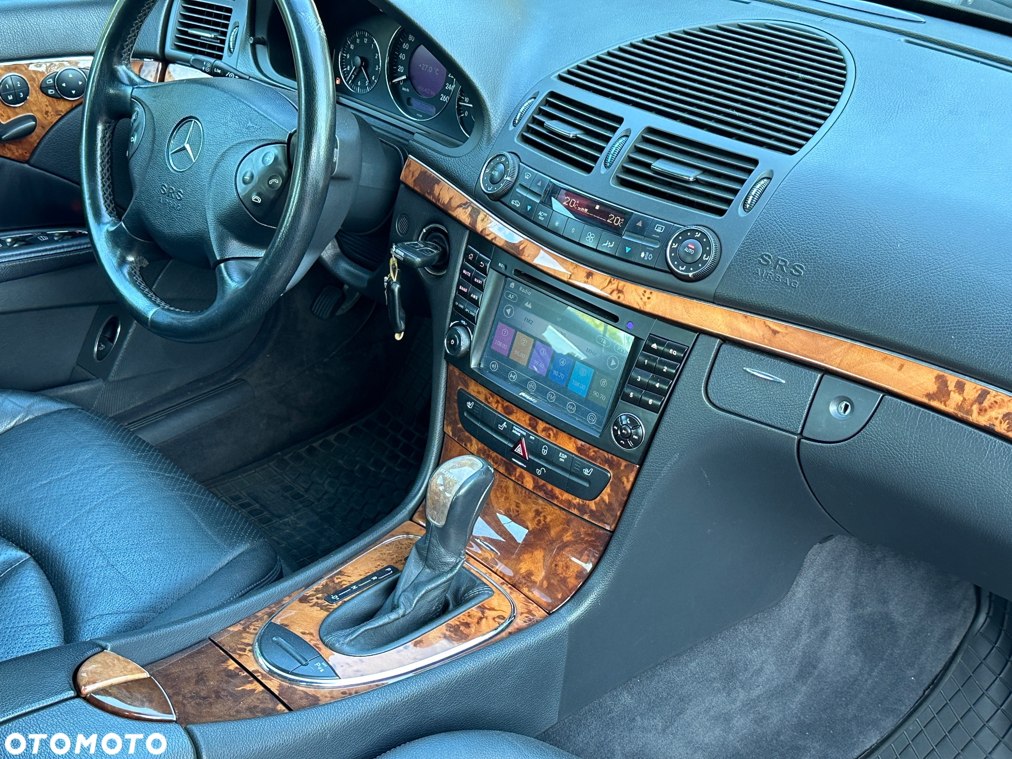Mercedes-Benz Klasa E 320 4-Matic T Elegance - 22