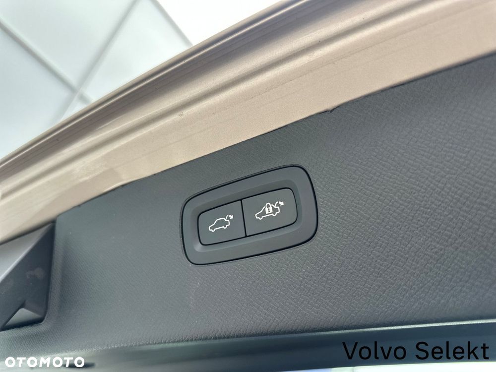 Volvo XC 90 - 33