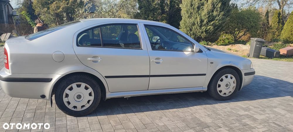 Skoda Octavia 1.8T Elegance - 7