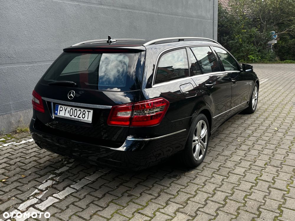 Mercedes-Benz E-Class 2011 photo 5