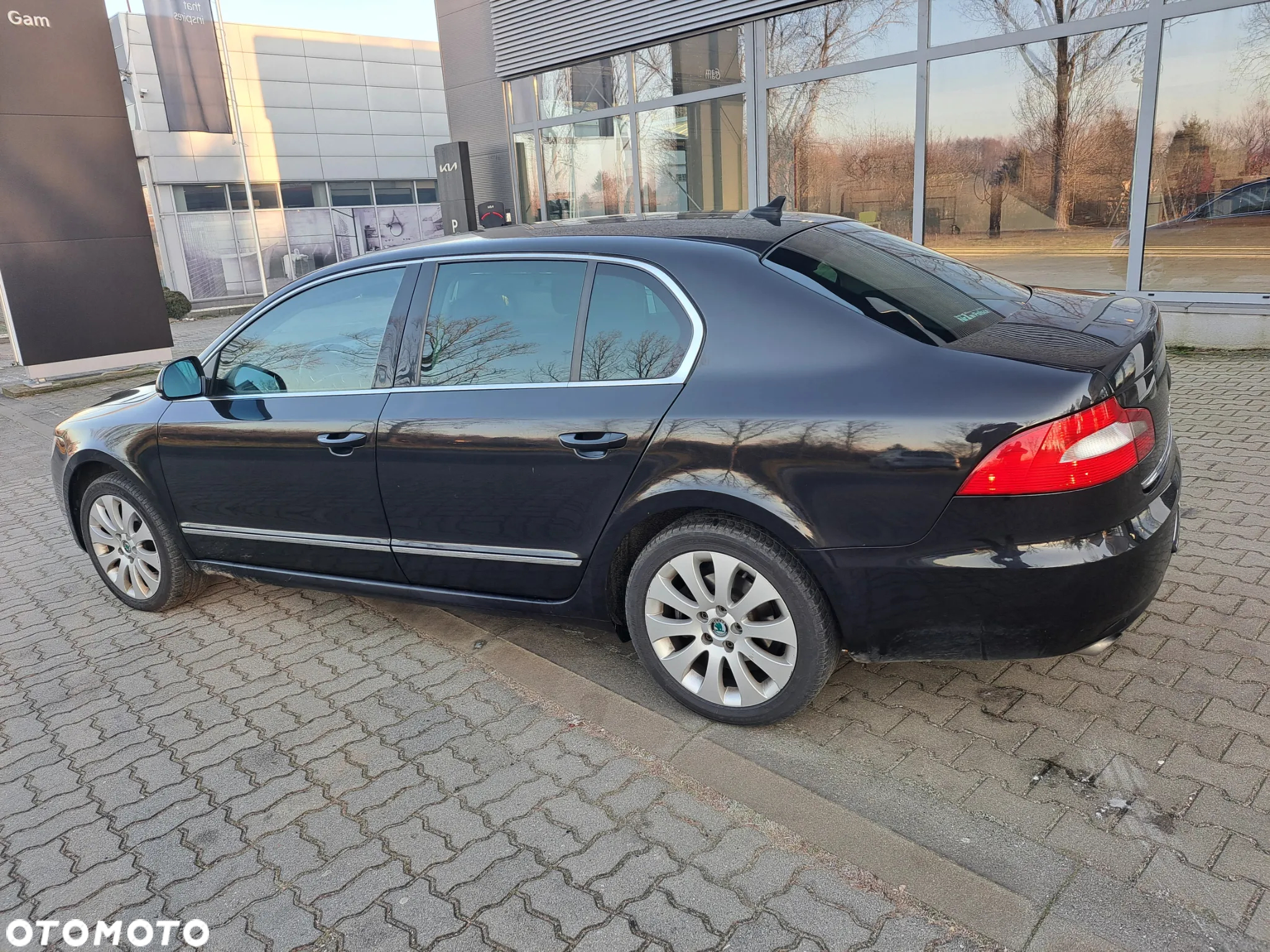 Skoda Superb 2.0 TDI Comfort DSG - 2