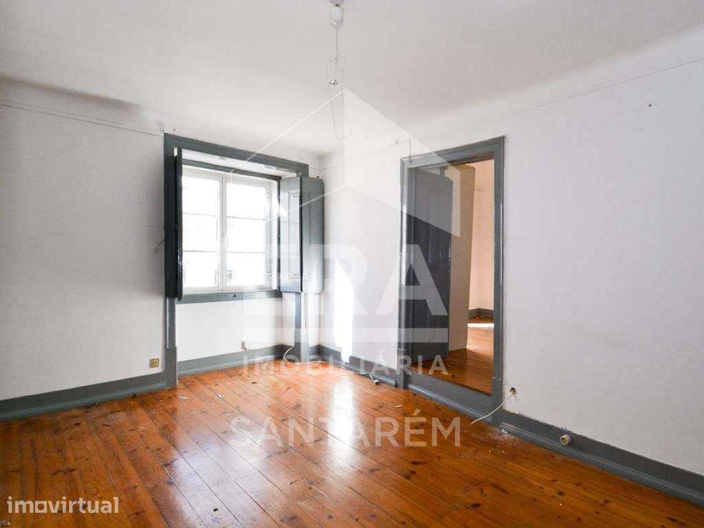 Prédio com 6 apartamentos - Grande imagem: 3/27